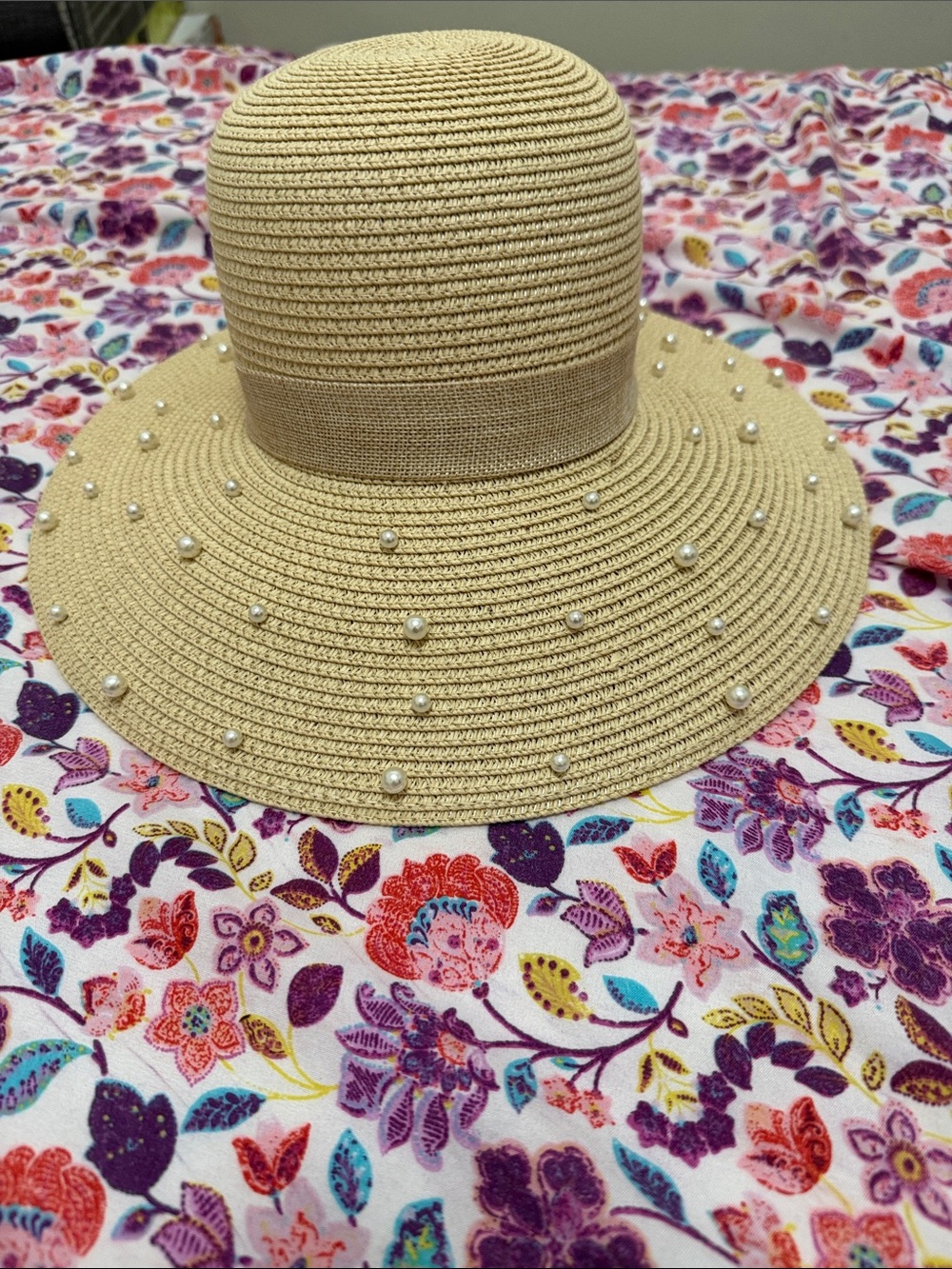 Beige Wide-Brim Pearl Sun Hat - Women's Beach & Garden Accessory